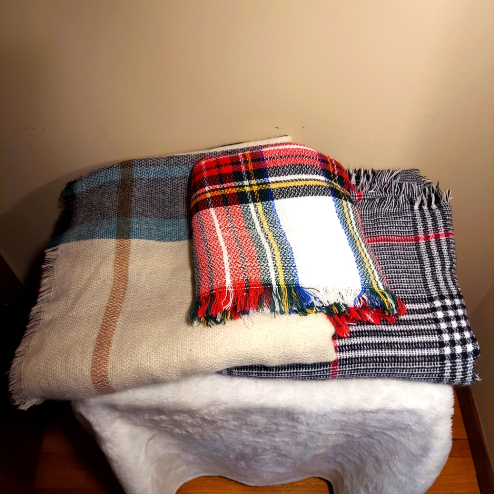3 Plaid scarfs